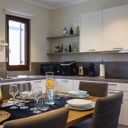 Villa Caprice Milohnici